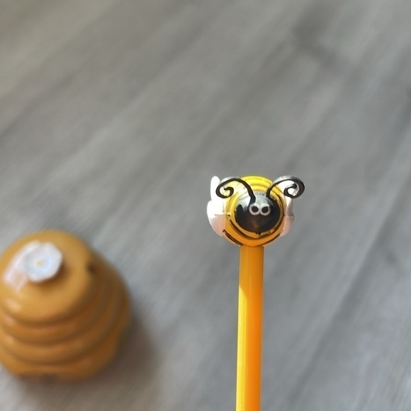 Honey Miel Beehive Honey Jar with Lid and Bee Dipper - Picture 6 of 8